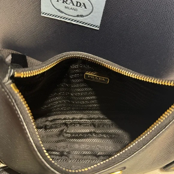 Prada Re-Edition 2005 Saffiano leather bag - Picture 5 of 5